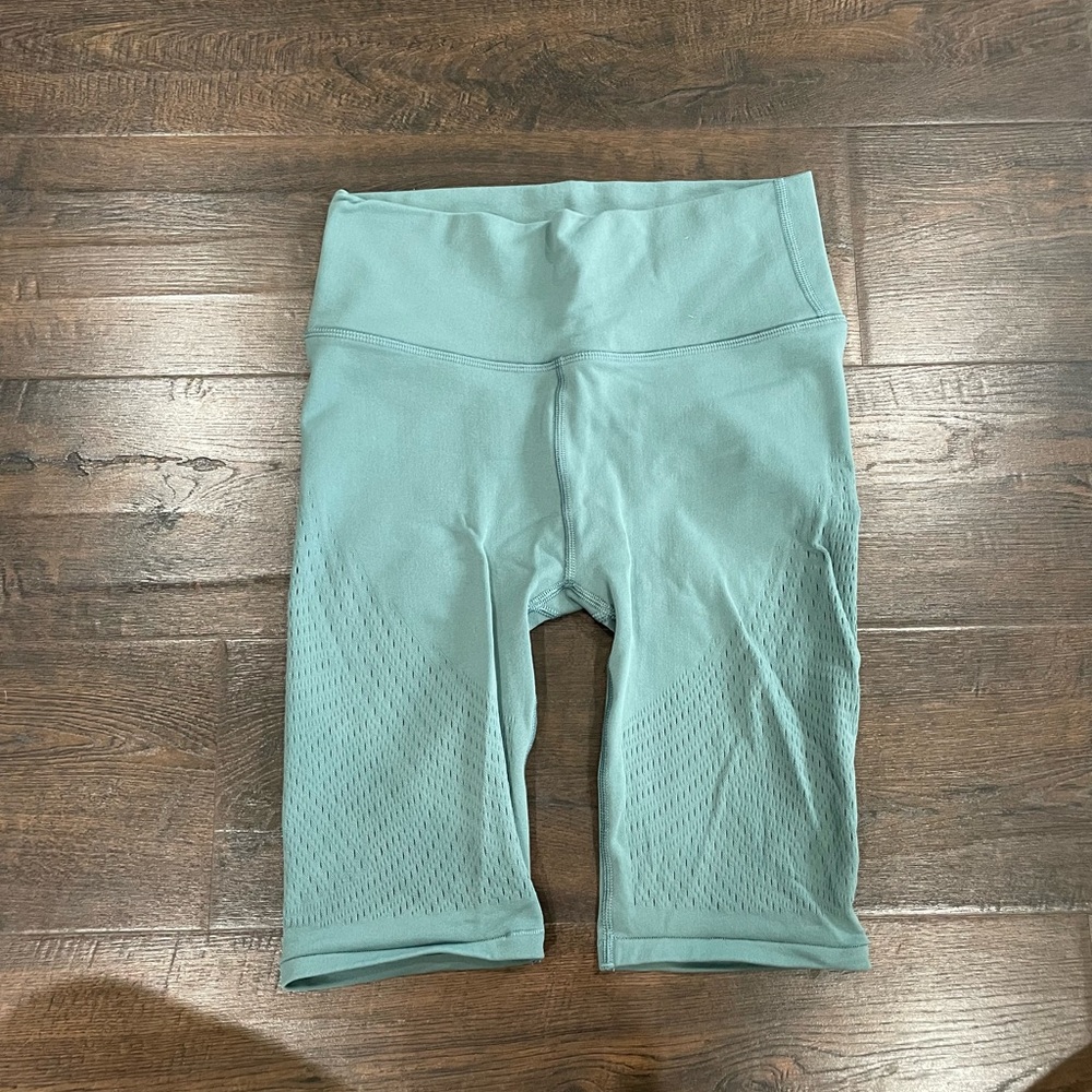 Lululemon mesh shorts